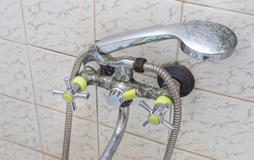6 Effective Methods to Remove Rust on Your Bathroom Fixtures